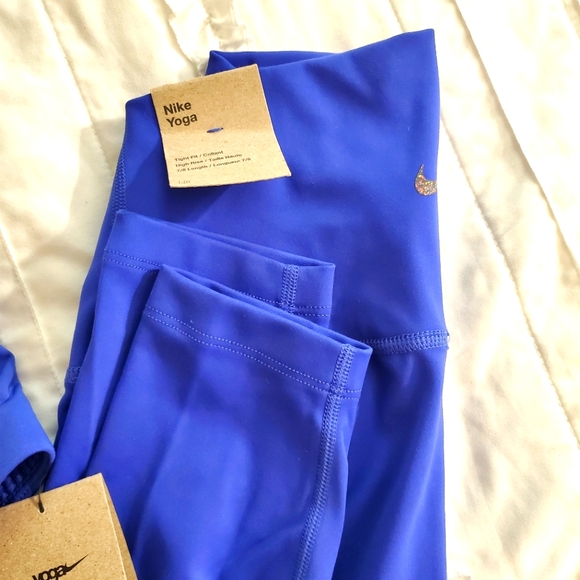 Bundle of Yoga's Legging set with top - Picture 6 of 10